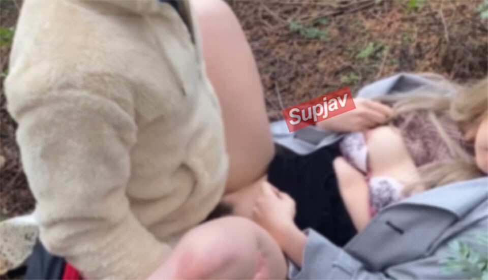 FC2-PPV-1346357 [Limited quantity] &quot;Face revealed, thin mosaic, no location gauss&quot; delivery. Take your best friend&#039;s sister to the forest with your senior and force her to cum inside you.