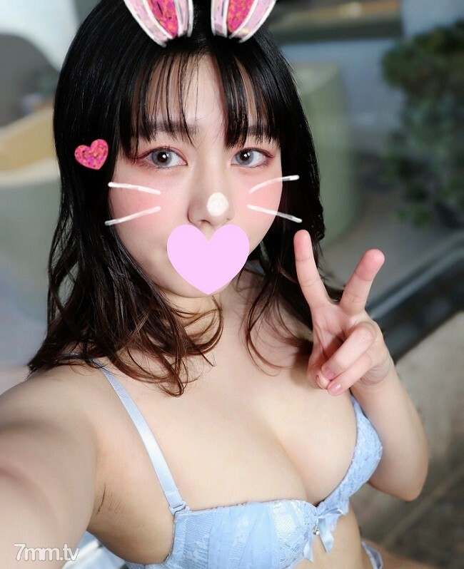 FC2-PPV-1782414 Yuika 20 years old Absolutely beautiful girl! Pure white mochi fluffy mozzarella body job hunting student! It&#039;s super sensitive and cums while wearing a suit! Creampie with seeds on the fluffy shaved pussy of a transcendent beautiful 
