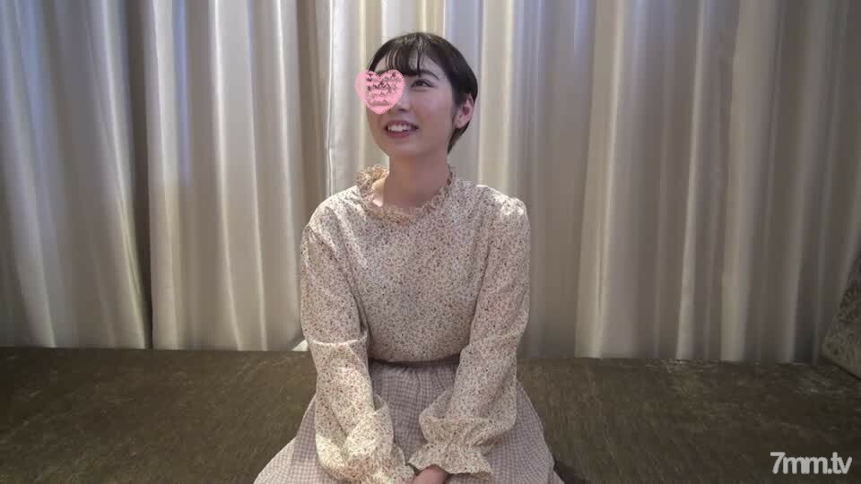 FC2-PPV-1929612 Mahoko, 19 years old, works at her parents&#039; flower shop. When the hotel curtain is fully opened, she stands back at 69 to fellatio. The expression of shame, staring at the family playing in the park, the first vaginal cum shot in life