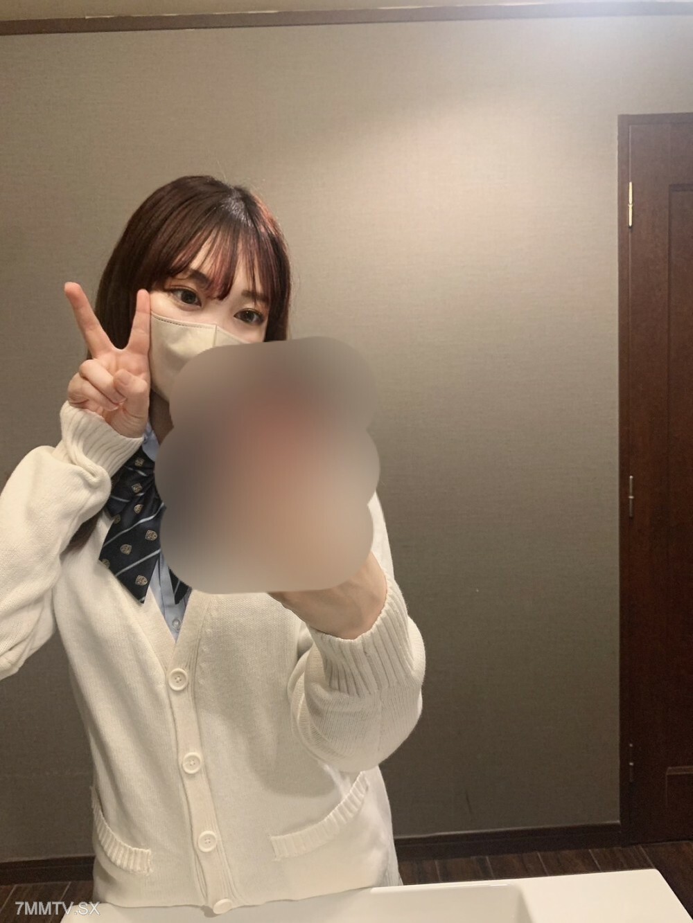 FC2-PPV-3632230 Time limit 3 days! [Midsummer summer special offer! There is a freezing wind, and it&#039;s a good idea to buy it early] Uh...** The idol-type explosion of beautiful women&#039;s first strange sightings... All the way to the start...