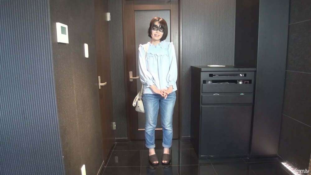 ⁣FC2-PPV-912618 [Half price 500 yen] Nio standing fellatio style 〇 Creampie with pink sports bra and 