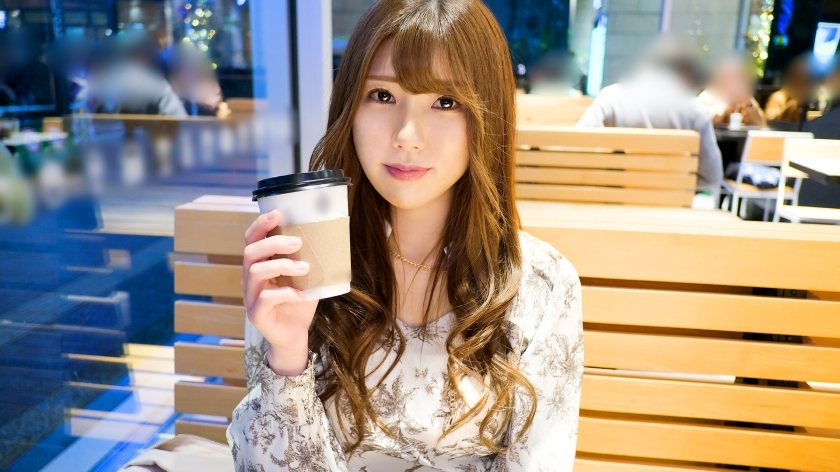 SIRO-5264 "I've never had sex in a bright place... But I guess this is okay... (blushes)" Even though she hasn't had sex recently, she was wearing some incredibly sexy lingerie! You can't tell if she's wearing it or not! The 