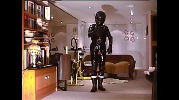 Roxina2001rubberwankerinhelmet020301xxxl