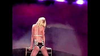 ⁣Britney Spears (shake That Ass)