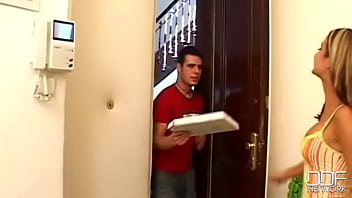 ⁣Blowjob For Pizza