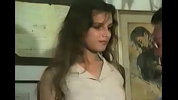 ⁣Hairy Teen Pussy At The Doctors